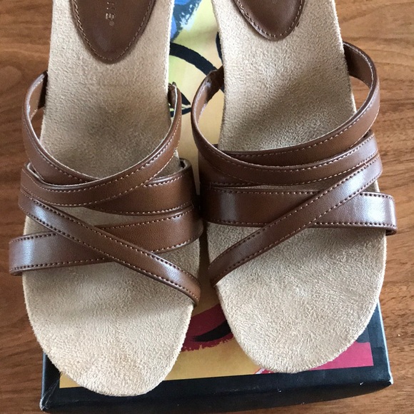 NIB predictions sandals size 8 - Picture 2 of 8